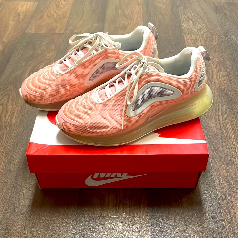 Pink Nike Air Max 720.